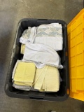 tote of towels FG