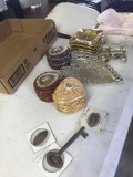 Music box-tractor-key-ashtrays-garage fd