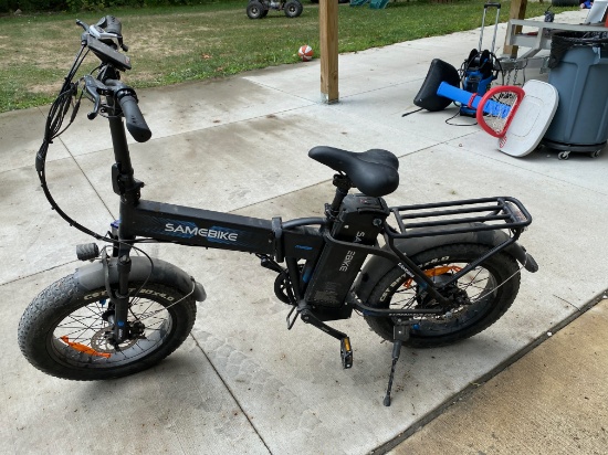 Samebike Electric Bike with flat handles.