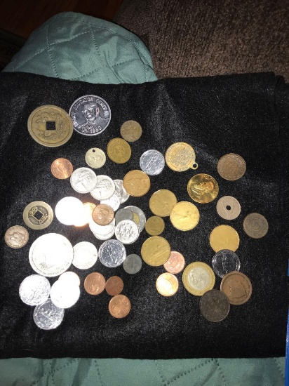 Canadian dollars/foreign coins/tokens