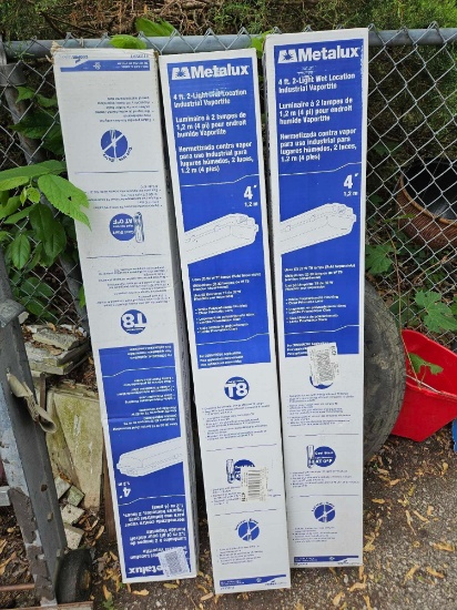 3 new four foot shop lights