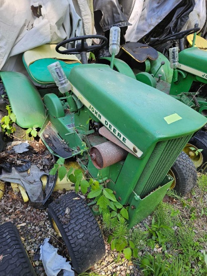 John Deere 110 8hp riding lawn mower