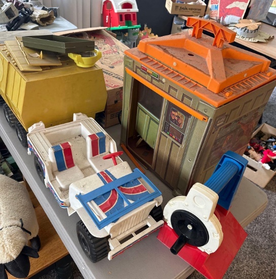 12 inch GIJoe playsets parts/vehicles