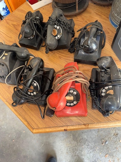 Lot of vintage desk phones