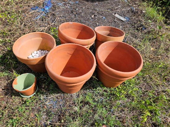 6 clay potting pots