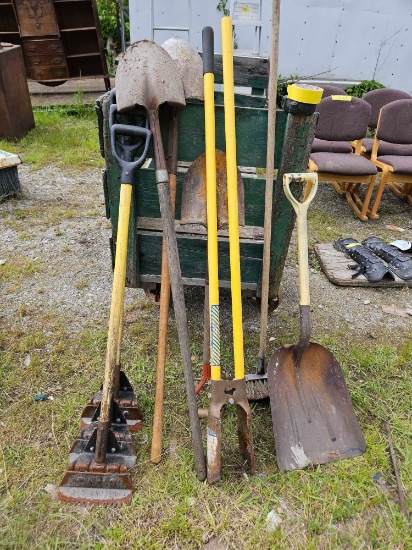 Yard tool lot