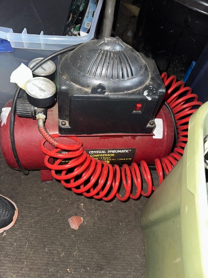 central pneumatic oiless compressor