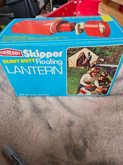 Skipper floating lantern