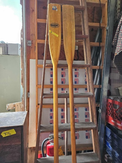 2 6 ft wood oars