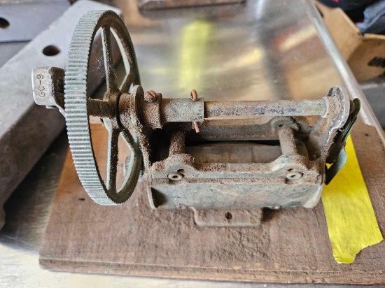 Vintage roller tool