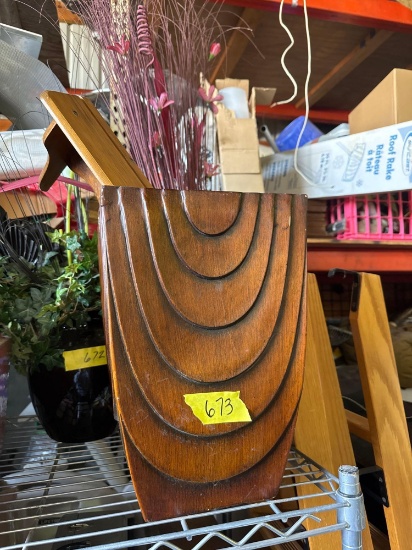 16 in wood vase