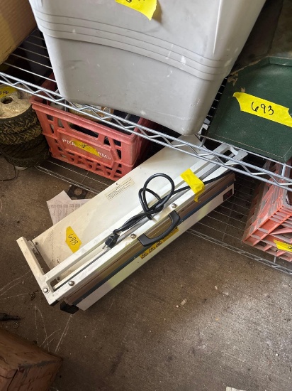 Sealer machine