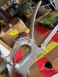 vintage Little giant hand press cast iron table top rivet punch tool