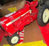 Vintage ertl international harvest red farm tractor