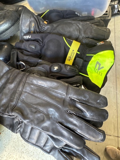 riding gloves lot