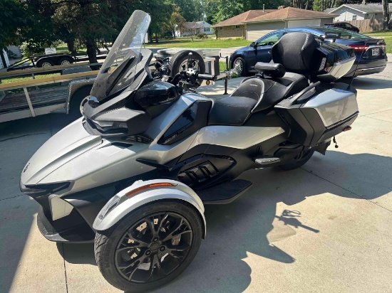 2022 Silver Can-Am Spyder RT Limited, a luxury touring trike