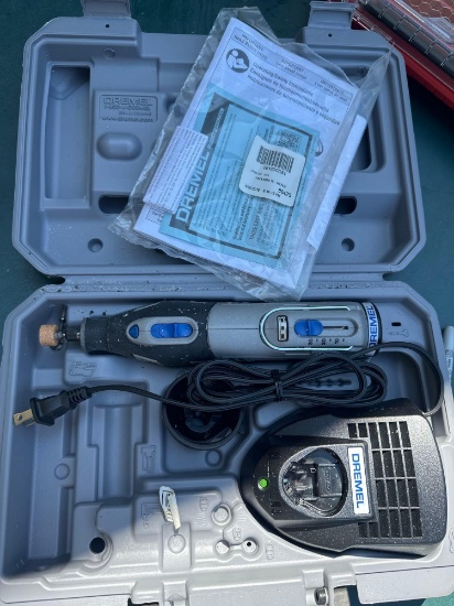 Dremel with battery /charger in case