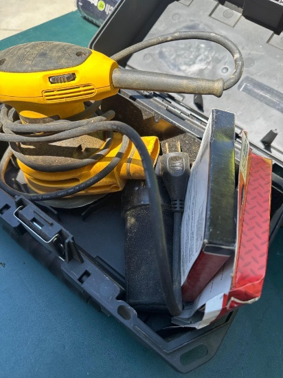 Dewalt variable speed random orbit sander