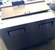 True refrigerator unit