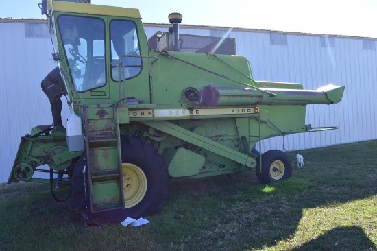 JD 7700 Combine for parts