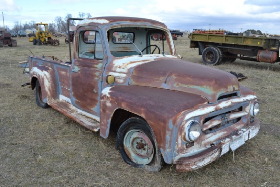 1955 IH Pickup - R110 model, Reg. Cab, manual