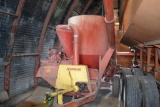 Farmhand 815 Feed Master Grinder/Mixer,