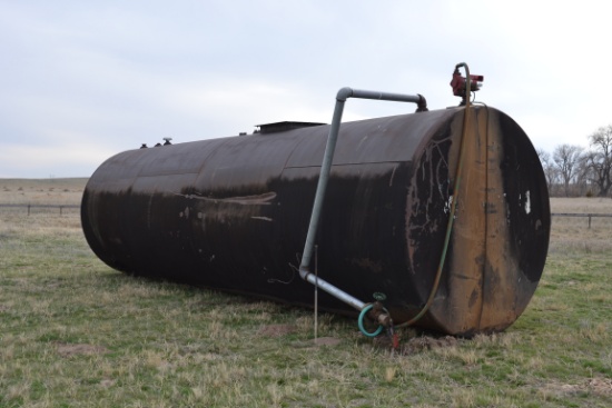 10,000 gallon Fuel Tank, horizontal w/ 110v Pump, good