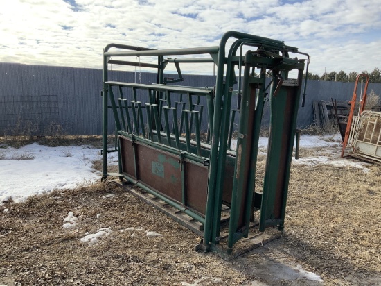 Big Valley Cattle Squeeze Chute