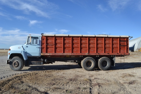 1979 Ford LN 8000 Grain Truck