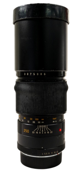 Leitz Wetzlar TELYT-R 1:4/250mm Lens with Box and Leather Case
