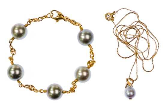 18k Yellow Gold and Grey Pearl Jewelry