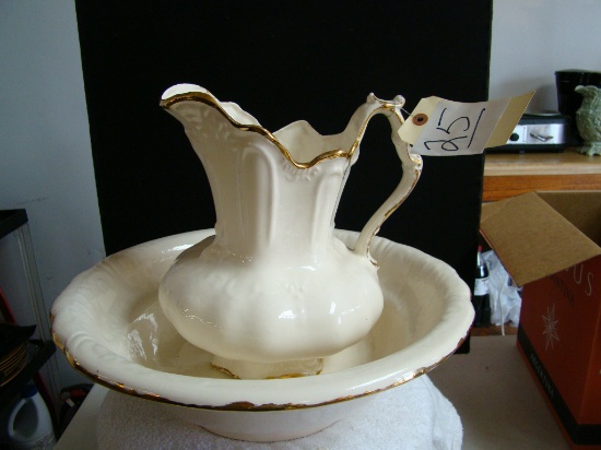 CERAMIC BOWL AND PITCHER SET WHITE WITH GOLD EDGE TRIM, VERY GOOD CONDITION