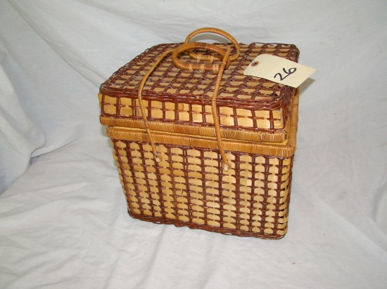 STRAW PICINIC BASKET WITH LID. 11-1/2" HIGH. HAS SOME MISSING THATCHES.