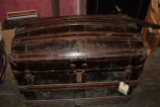 DOME TOP TRUNK WITH TRAY