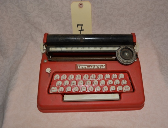 VINTAGE METAL AND PLASTIC "TOM THUMB" CHILDS TYPEWRITER