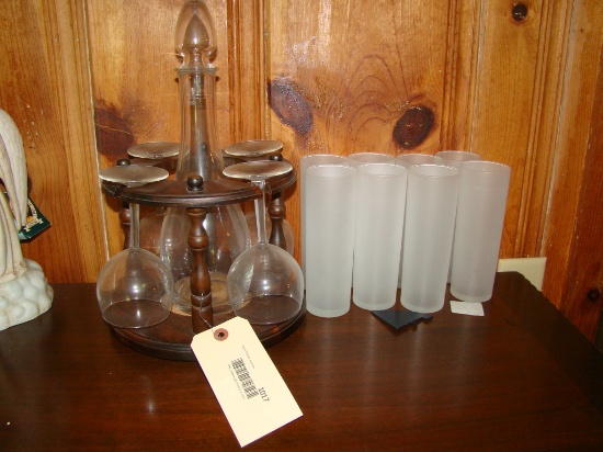 4 WINE GLASSES & HOLDER & DECANTER WITH  8 GLASS FROSTED TALL GLASSES