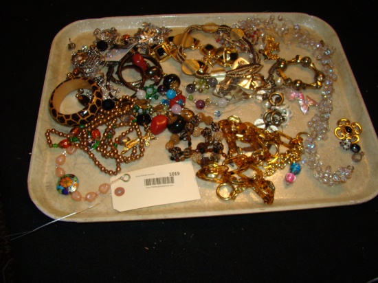 TRAY LOT OF COSTUME JEWELRY