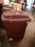 LARGE ROLL AROUND TRASH CAN WITH LID