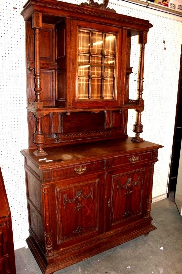 Excellent English Oak Court Cupboard