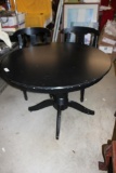 ROUND TABLE WITH CHAIRS