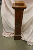 VINTAGE WOODEN PEDESTAL