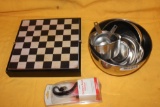 LOT GAME BOX, STAINLESS BOWLS