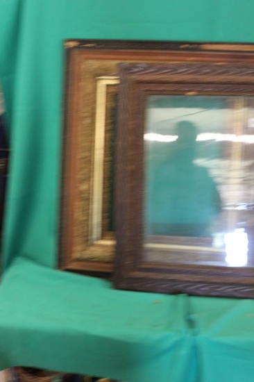 2 PICTURE FRAMES