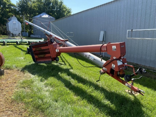 GSI Grain Systems 10" by 60’  Long Auger w/ hyd lift, and swing hopper