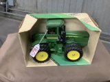 Jd 4-wheel drive tractor