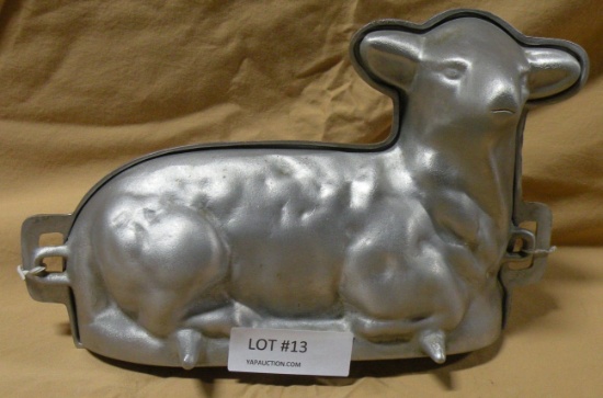 VTG. CAST ALUMINUM LAMB KITCHEN MOLD