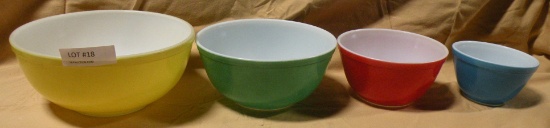 SET OF 4 NESTED PYREX MIXING BOWLS