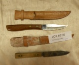 2 SMALL DAGGER STYLE KNIVES W/LEATHER SHEATHS