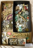 ASSORTED COSTUME JEWELRY, MILITARY BUTTONS, POCKETKNIFE
