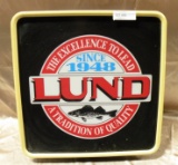 LUND BOATS LIGHTED PLASTIC SIGN - NEEDS BULB